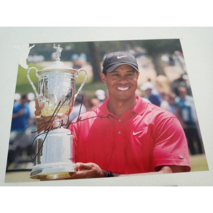 Tiger Woods 8 by 10 signed photo with proof - Awesome Artifacts 