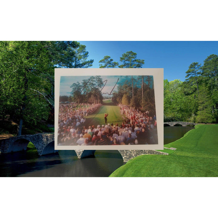 Tiger Woods 5 x 7 photo signed with proof - Awesome Artifacts 