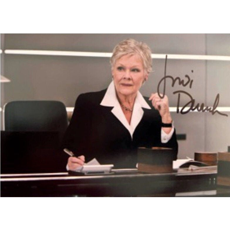 Judi Dench "M" James Bond 5 x 7 photo signed