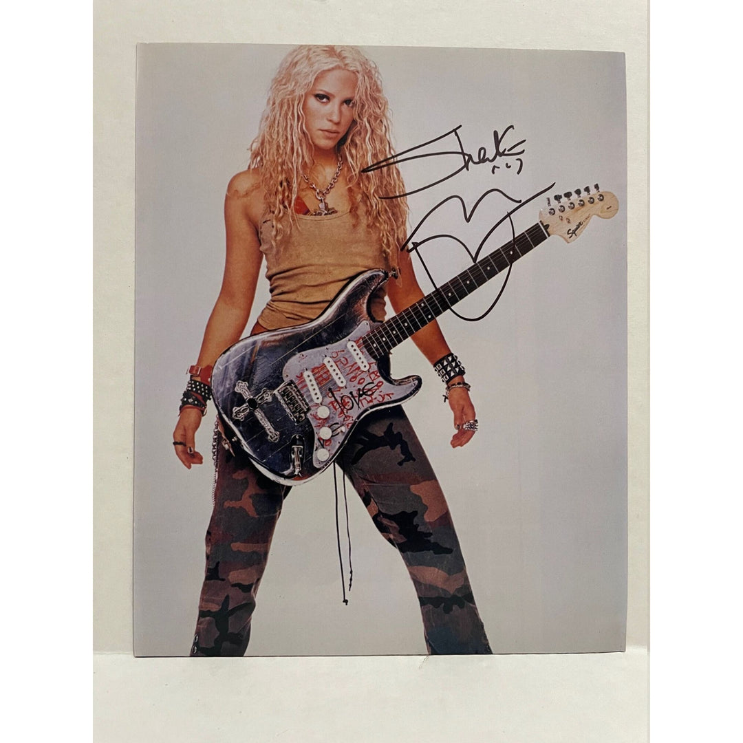 Shakira 8 x 10 signed photo with proof - Awesome Artifacts 