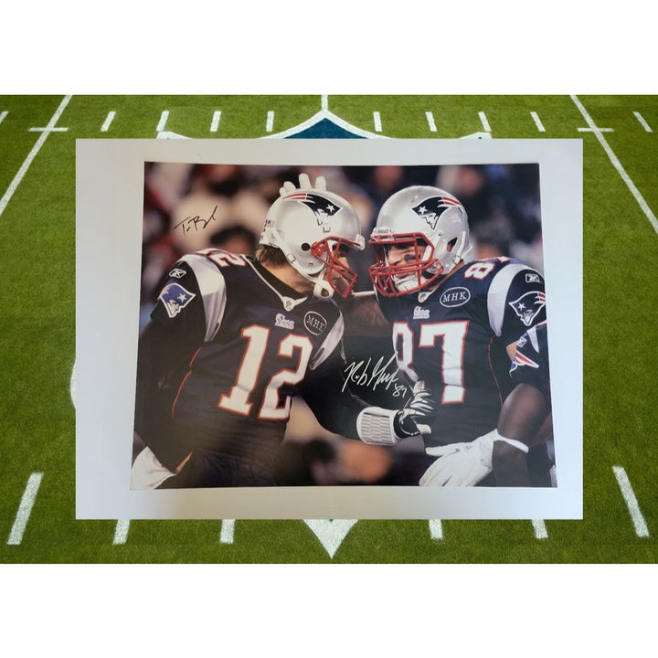 New England Patriots Rob Gronkowski and Tom Brady 16 x 20 photo signed with proof - Awesome Artifacts 