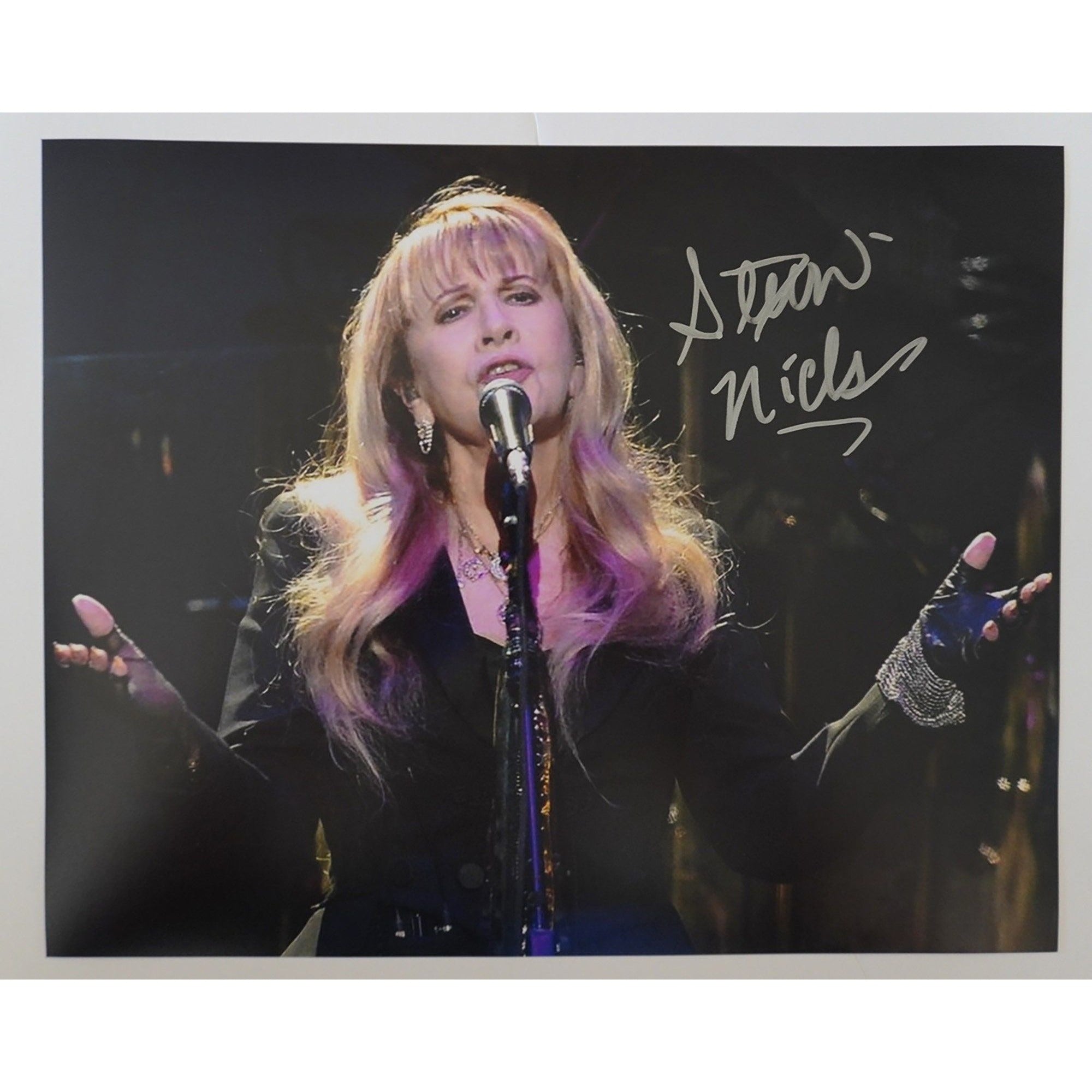 Stevie Nicks 8 x 10 signed photo with proof