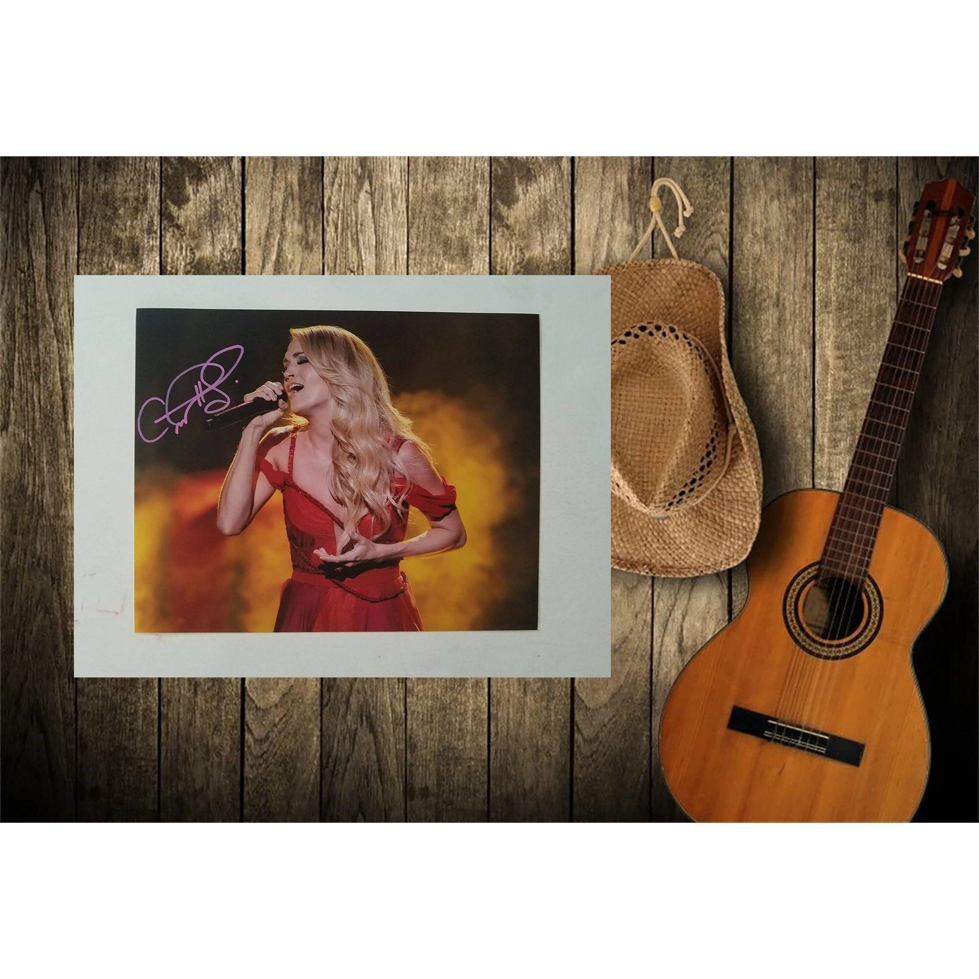Carrie Underwood 8 x 10 signed photo