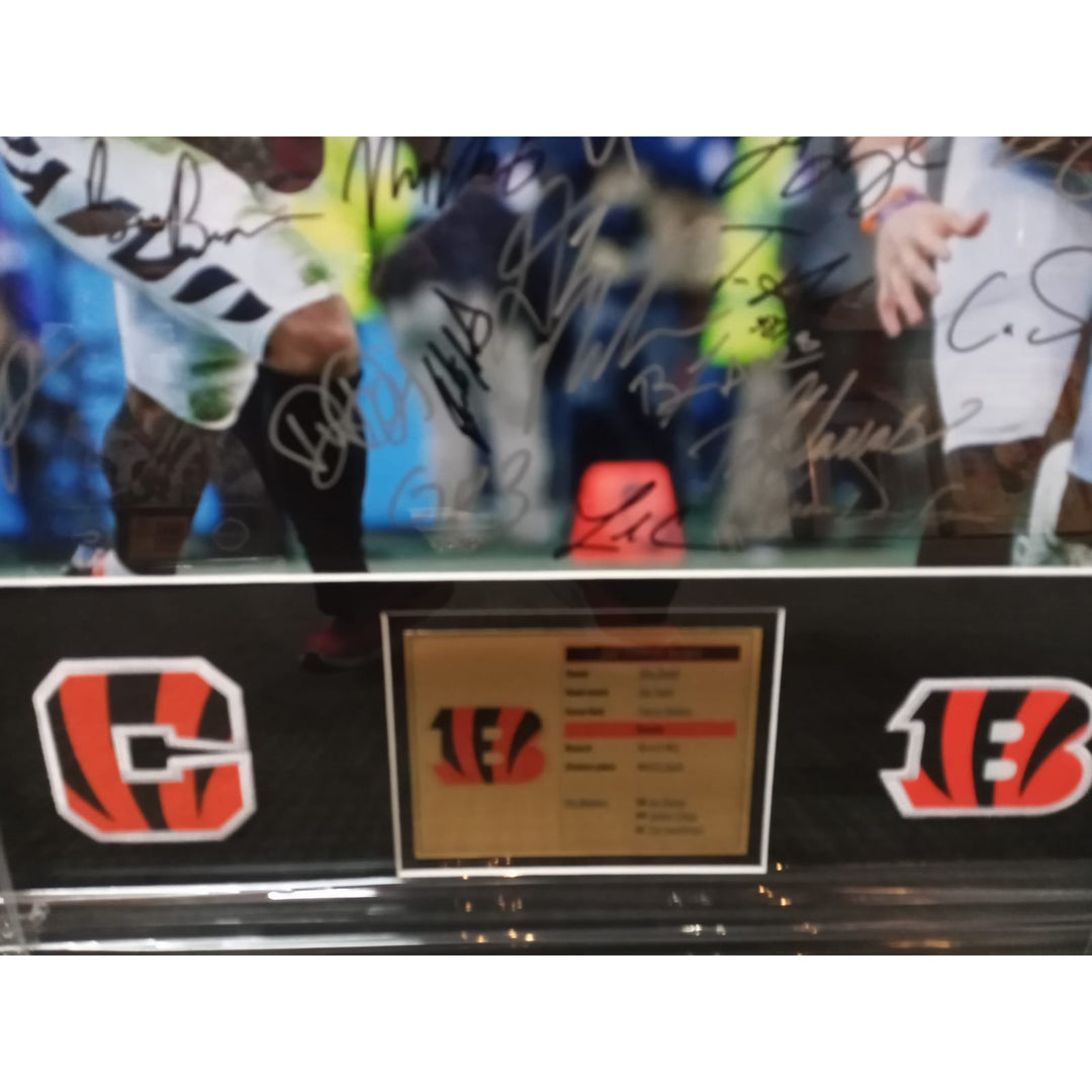 Joe Burrow JaMaar Chase Cincinnati Bengals 16x20 photo team signed and framed with proof