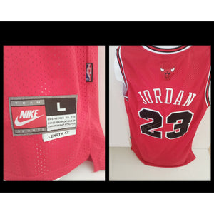 Michael Jordan Chicago Bulls promodel signed jersey with proof