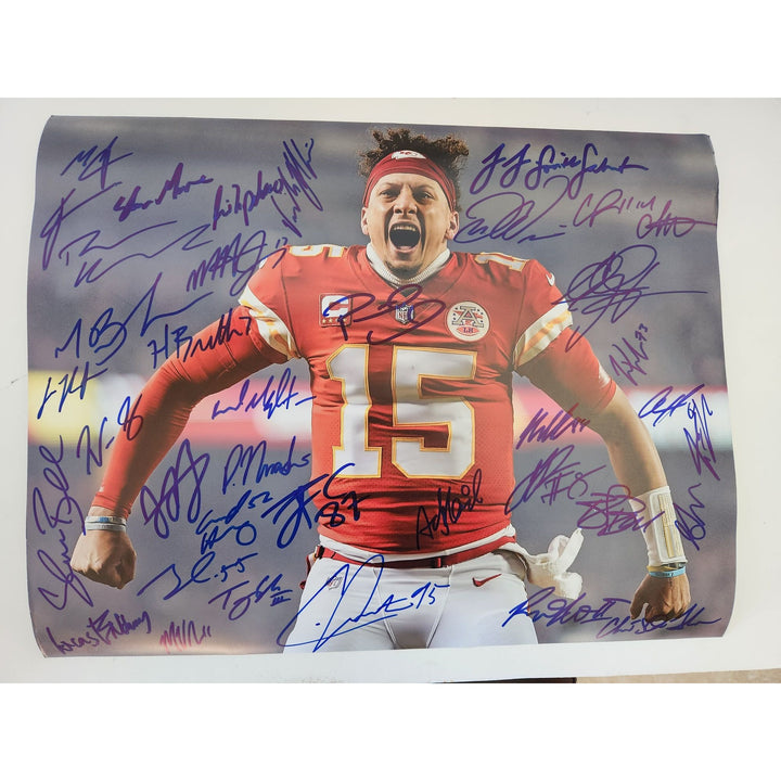 Patrick Mahomes Kansas City Chiefs 2022 team signed 16x20 photo