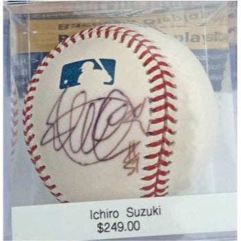 Ichiro Suzuki MLB baseball signed with proof with free case