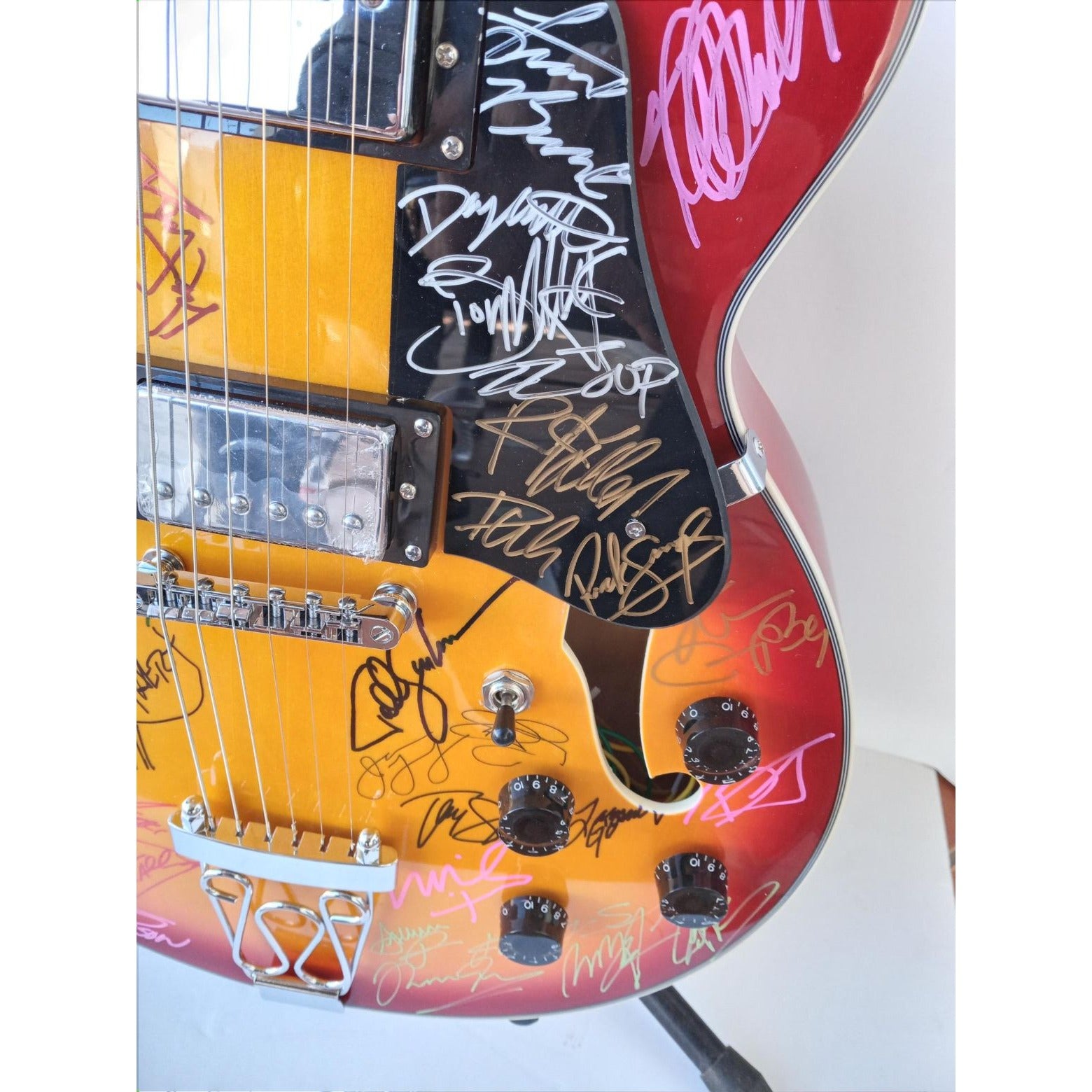 Aerosmith, Bon Jovi, Van Halen, Kiss, Poison, Motley Crue, Styx, incredible guitar signed with proof