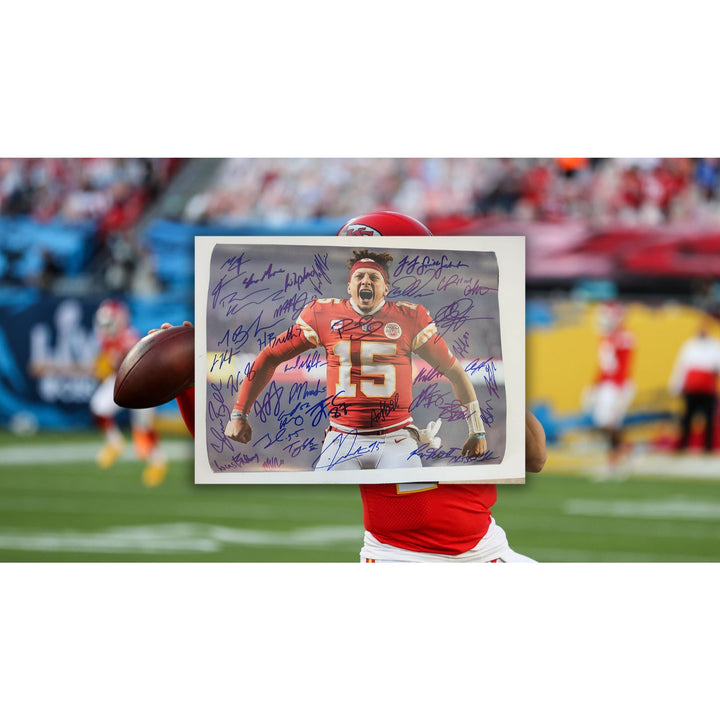 Patrick Mahomes Kansas City Chiefs 2022 team signed 16x20 photo