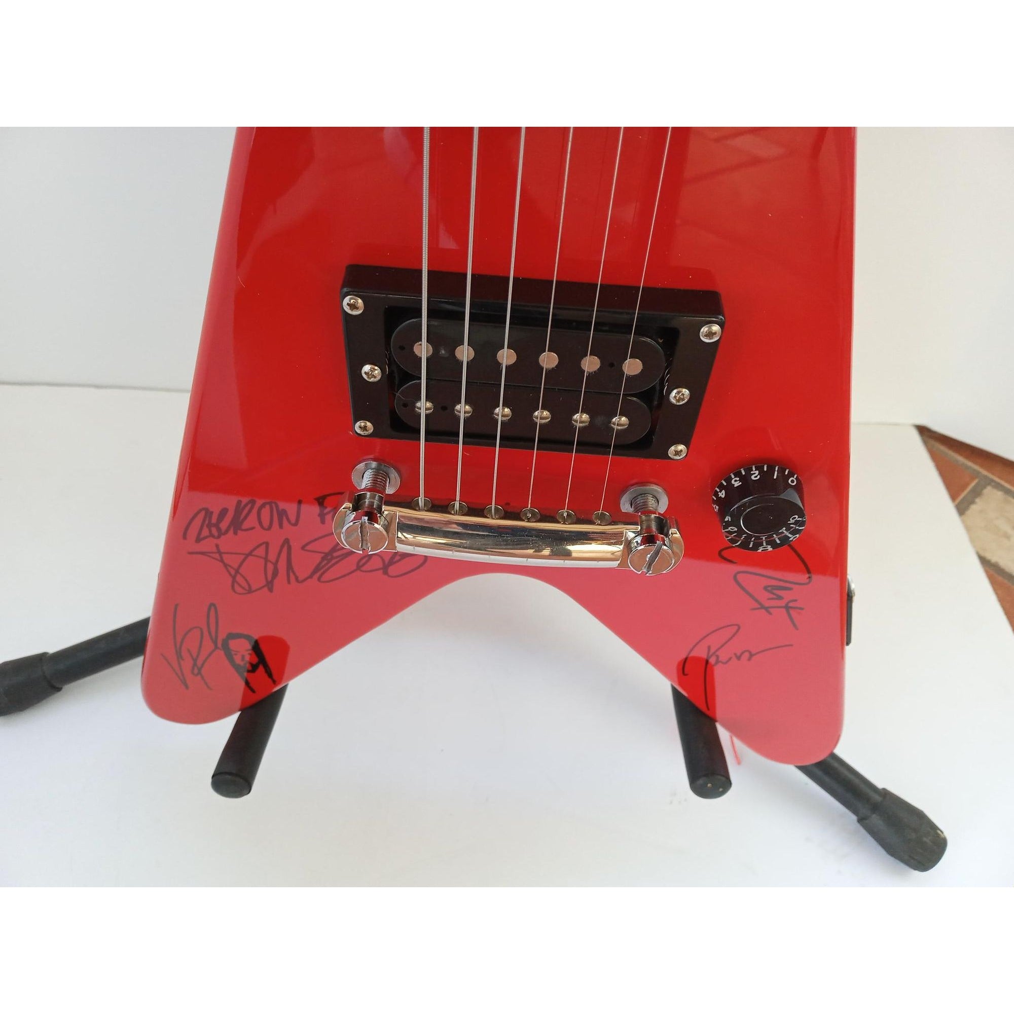 Pantera Phil Anselo Vinnie Paul Rex Brown Dimebag Darrell Abbott Moestro Mini V electric guitar 3/4 signed